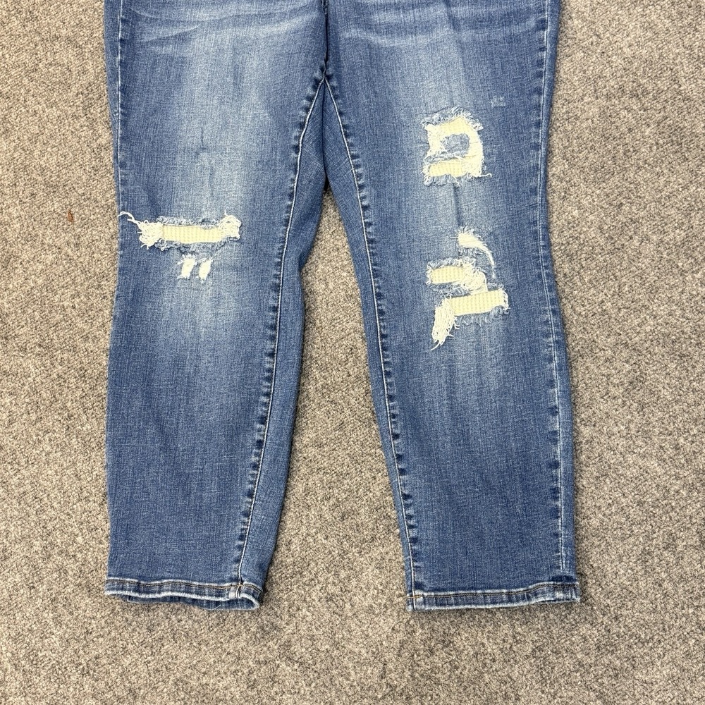 Judy Blue Women's 18W Boyfriend Fit Distressed Medium‎ Wash Denim Jeans - Picture 5 of 9